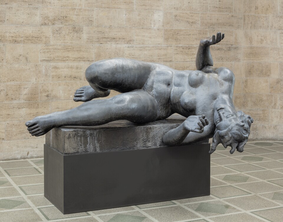 Aristide Maillol (1861 - 1944), Der Fluss, 1947, Blei, 124 x 230 x 163 cm © Hamburger Kunsthalle / bpk Foto: Christoph Irrgang