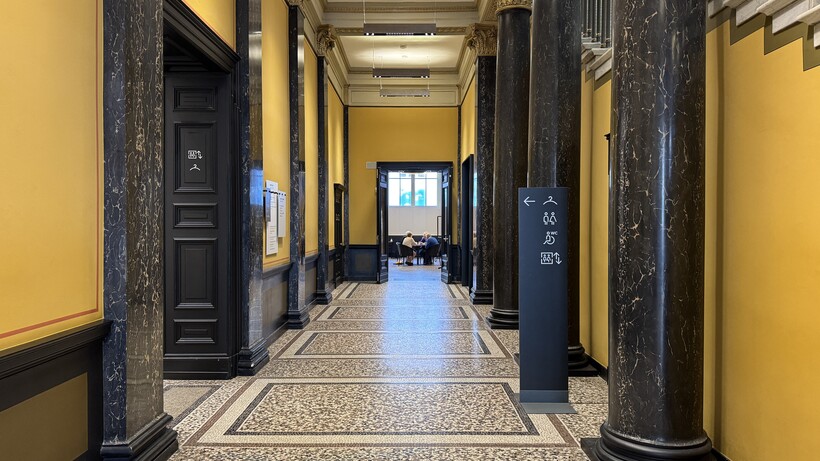 Stille Stunde in der Sammlung der Hamburger Kunsthalle, Zugang zu Toiletten und Aufzug
